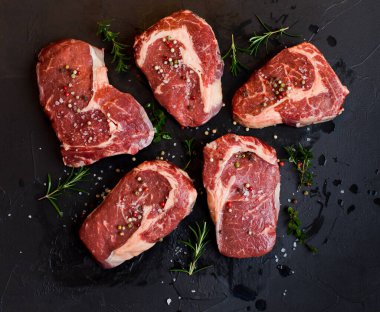 Izgara için en iyi organik et seçimi.