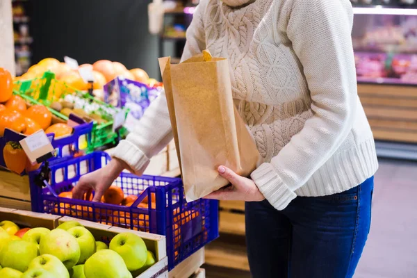 Välja små livsmedelsbutiker för att köpa färska produkter — Stockfoto