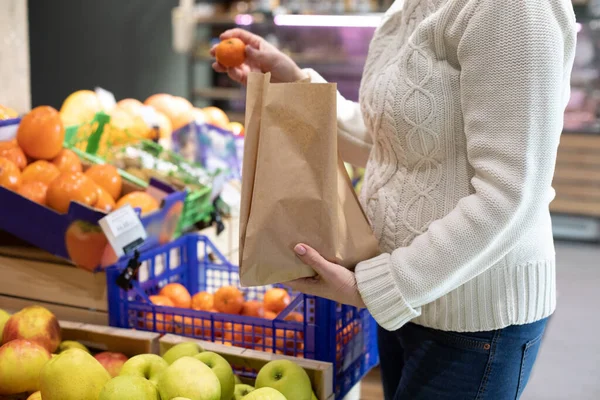 Compra de alimentos frescos en pequeños desechos cero hop —  Fotos de Stock