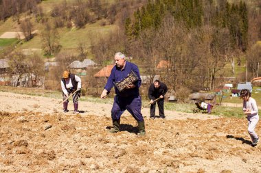 Küçük yardımcıların yardımı paha biçilemez.