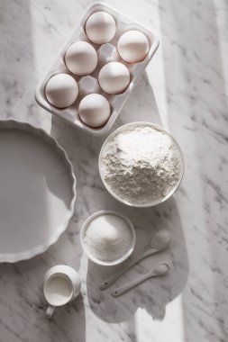 En lezzetli pişirme için yüksek kaliteli malzemeler.