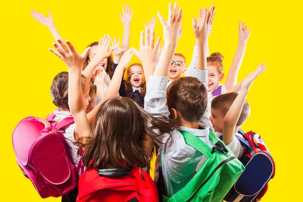 Grupo de niños niños, niños y niñas, listos para volver a la escuela — Foto de Stock