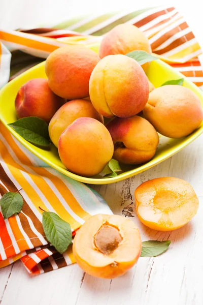 Apricots — Stock Photo, Image