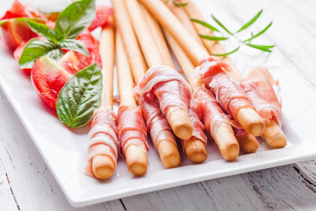 Гриссини с прошутто — Стоковое фото © oksixx #51808381