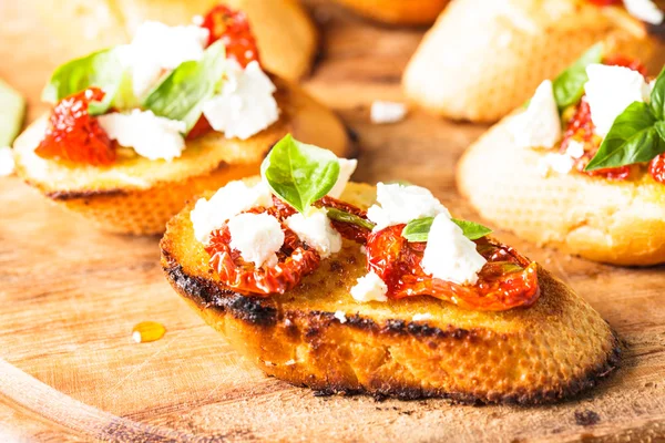 Bruschetta se sušenými rajčaty — Stock fotografie