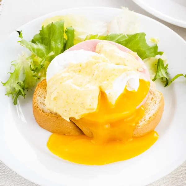 Eggs benedict — Stock Photo, Image