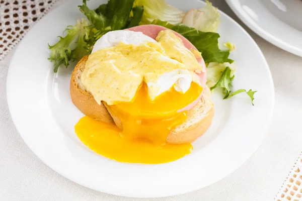 Eggs benedict — Stock Photo, Image