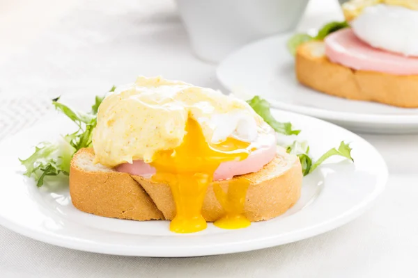 Huevos Benedict —  Fotos de Stock