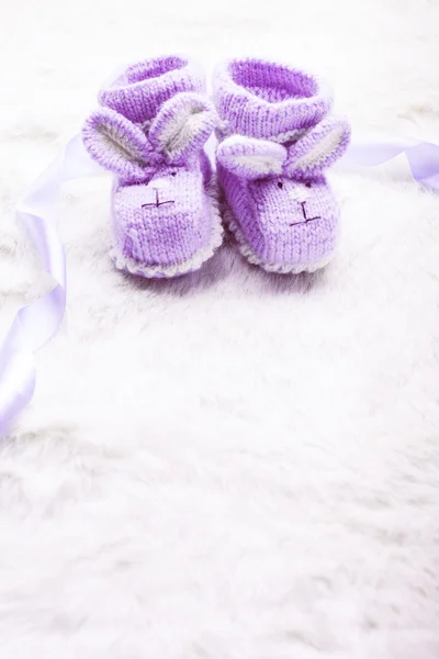 Gestrickte Babystiefel — Stockfoto