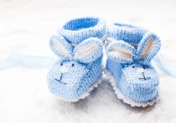 Gestrickte Babystiefel — Stockfoto