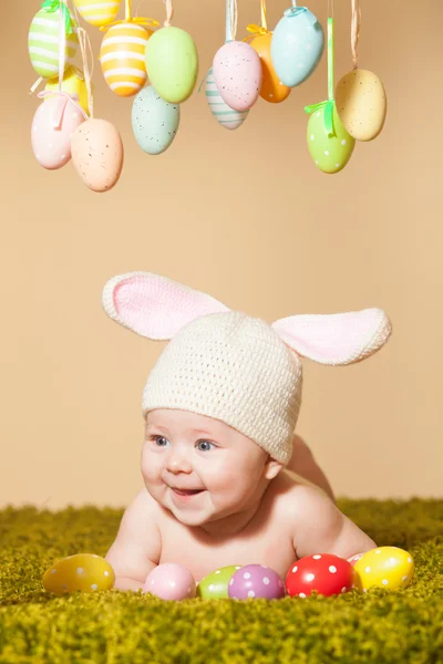 Bambino coniglietto di Pasqua — Foto Stock