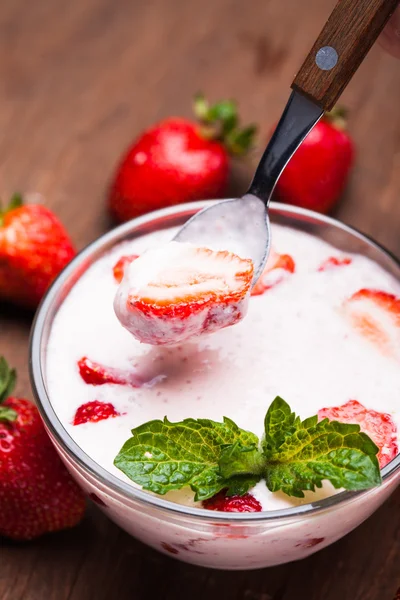 Erdbeerjoghurt — Stockfoto