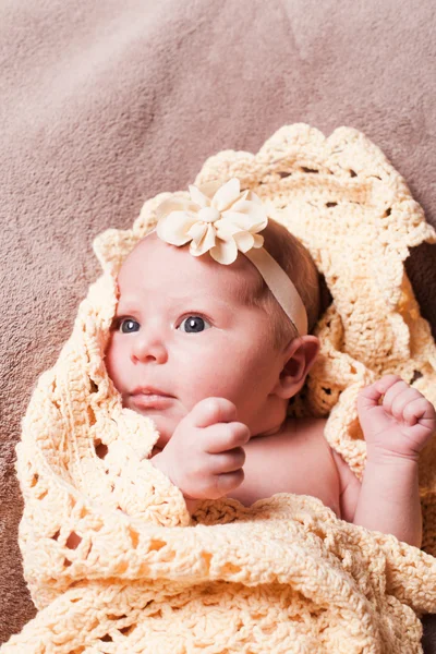 Bebê recém-nascido menina — Fotografia de Stock