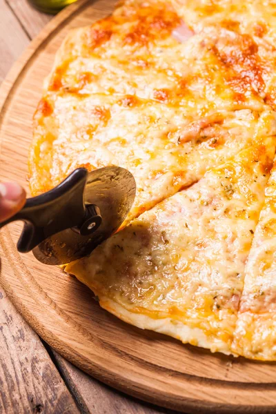 Pizza margarita — Stock fotografie
