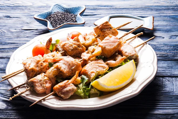 Shashlik di frutti di mare — Foto Stock