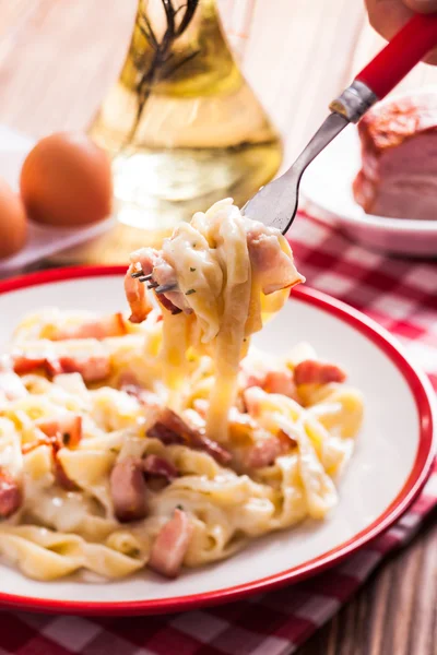 Carbonara makaron tagliatelle — Zdjęcie stockowe