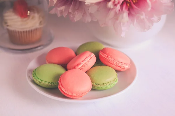 Dessert och blommor — Stockfoto