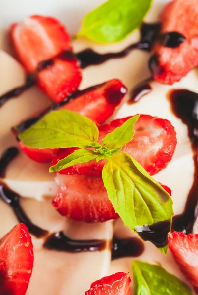 Strawberry salad — Stock Photo, Image