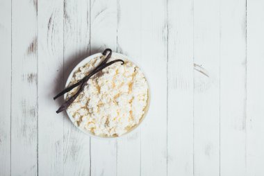 Vanilya süzme peynir