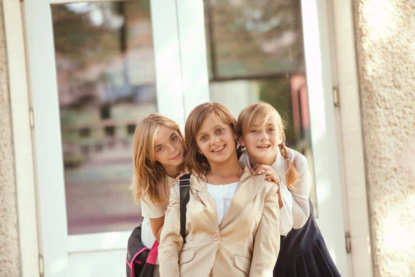 Tres colegialas — Foto de Stock