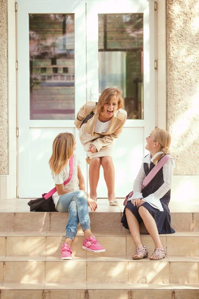 Tres colegialas — Foto de Stock