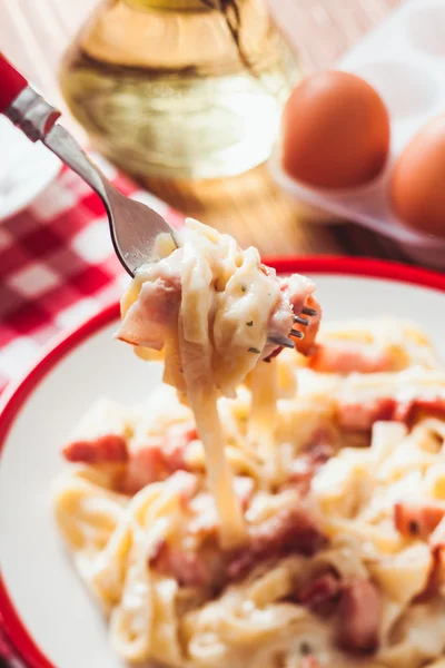 Carbonara makaron tagliatelle — Zdjęcie stockowe