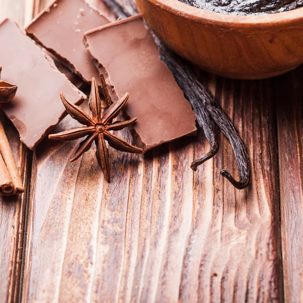 Chocolade met kruiden — Stockfoto
