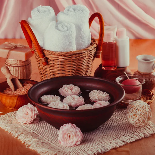 Spa con rosas — Foto de Stock