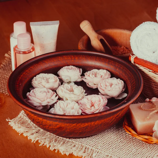 Spa met rozen — Stockfoto