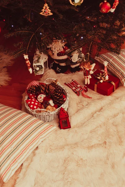 客厅里的圣诞树 — 图库照片
