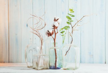 Dekoratif dalları ile kompozisyon