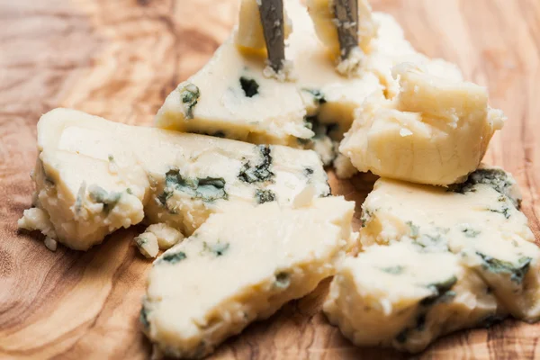 Roquefort and walnuts — Stock Photo, Image