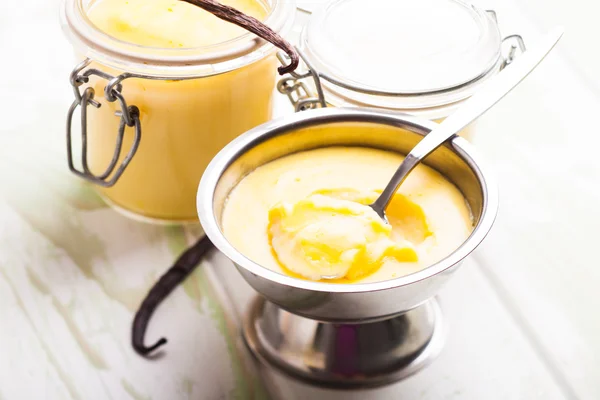 Sweet vanilla pudding dessert — Stock Photo, Image