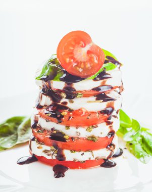 Caprese salatası