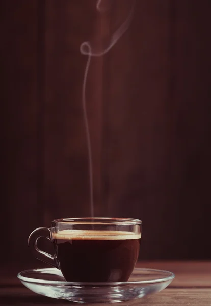 Tasse Kaffee mit Rauch — Stockfoto