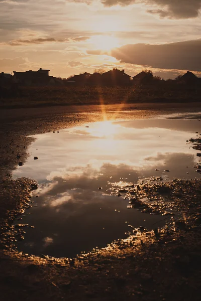 Der Sonnenuntergang spiegelte sich wider — Stockfoto