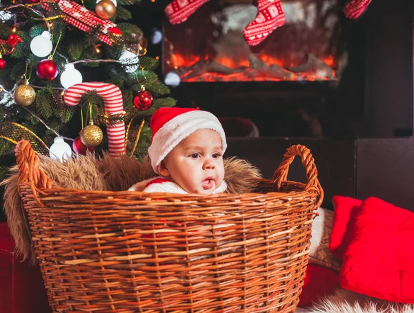 Dziecko w stroju santa — Zdjęcie stockowe