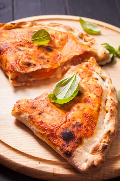 Pizza calzone — Stok fotoğraf