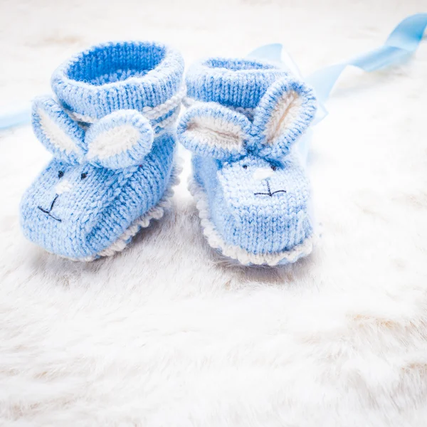 Gestrickte Babystiefel — Stockfoto