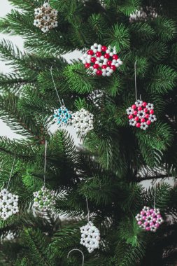 Madalyalı Noel ağacı