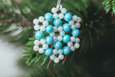 Madalyalı Noel ağacı