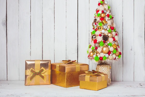 Decoraciones de Navidad en la mesa — Foto de Stock