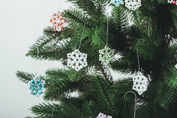 Gedecoreerde kerstboom — Stockfoto