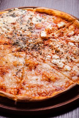 Pizza - dört peynir