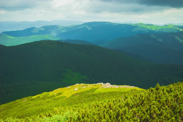 Bela paisagem montanhosa — Fotografia de Stock