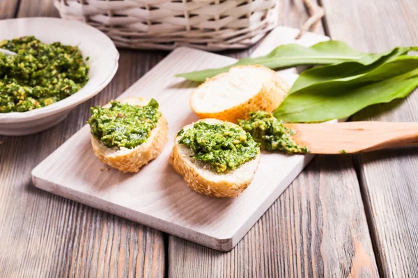 Pesto de alho selvagem — Fotografia de Stock