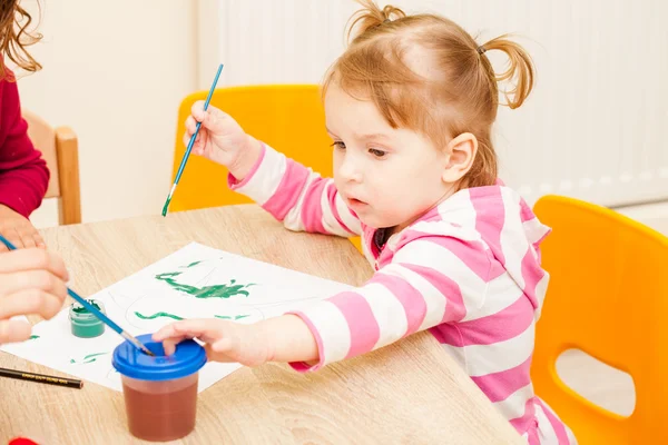 Ragazza è pittura — Foto Stock