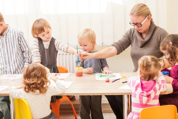 Kinderen zijn schilderij — Stockfoto