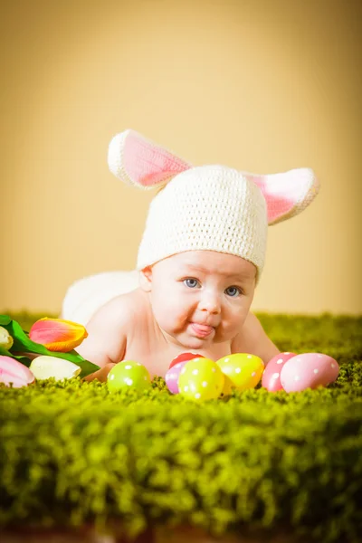 Bambino coniglietto di Pasqua — Foto Stock