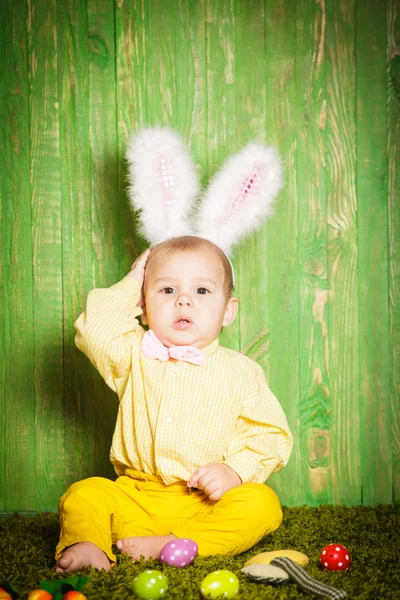 Criança de coelho de Páscoa — Fotografia de Stock